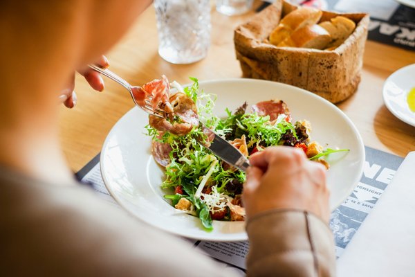 How to Develop a Mindful Eating Plan to Combat Binge Eating Disorders?